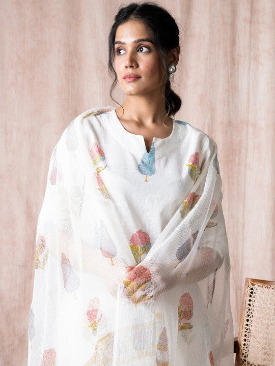 Women Floral Printed Regular Kurta with Trousers & With Dupatta