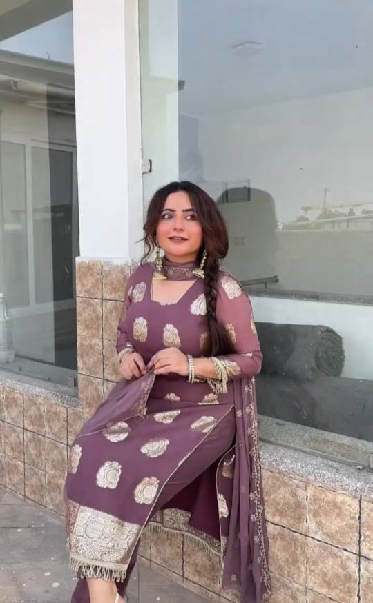 Elegant Mauve Embroidered Kurta Set with Dupatta