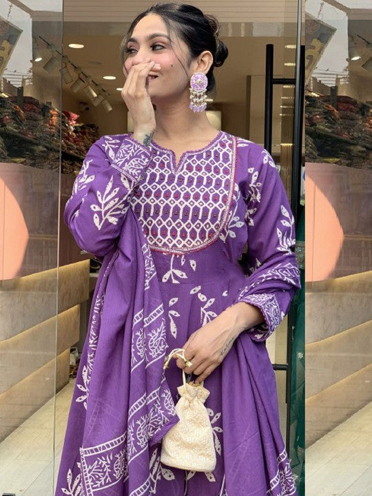 Women Ethnic Motifs Printed Regular Kurta with Trousers & With Dupatta