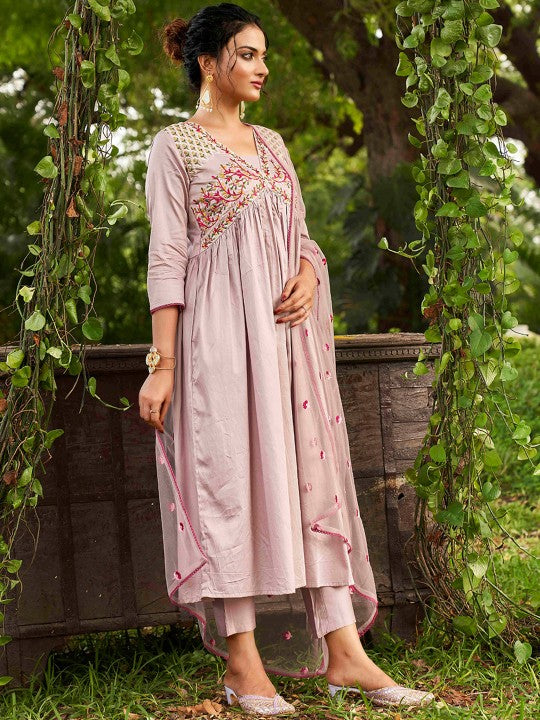 Floral Yoke Design Pleated Thread Work Kurta With Trousers & Dupatta