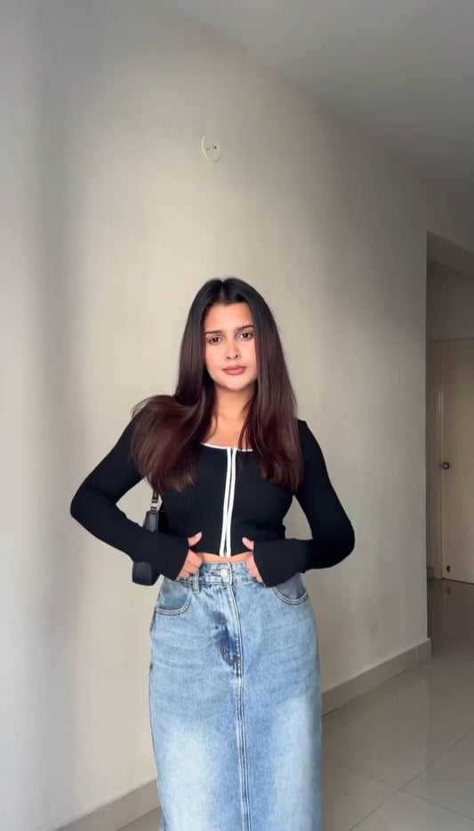 Black Zip-Front Ribbed Knit Crop Top