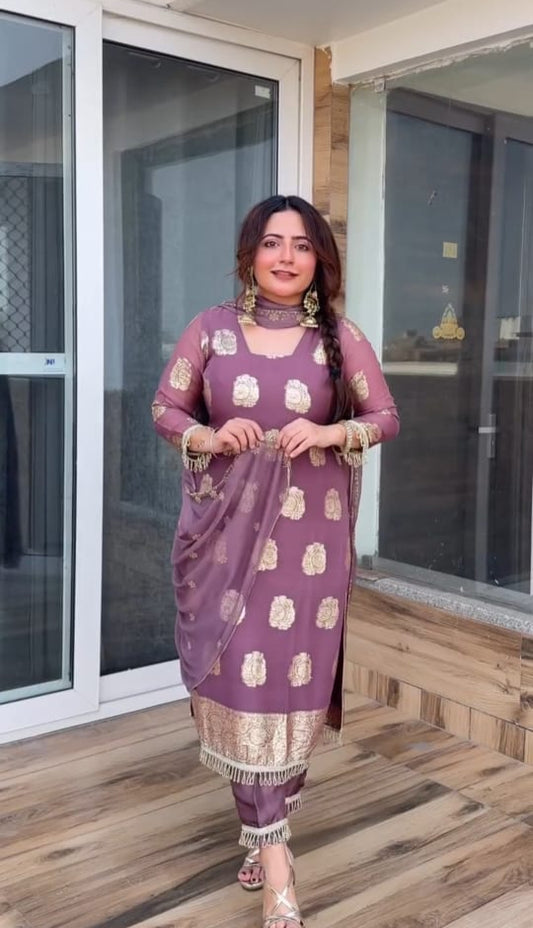 Elegant Mauve Embroidered Kurta Set with Dupatta