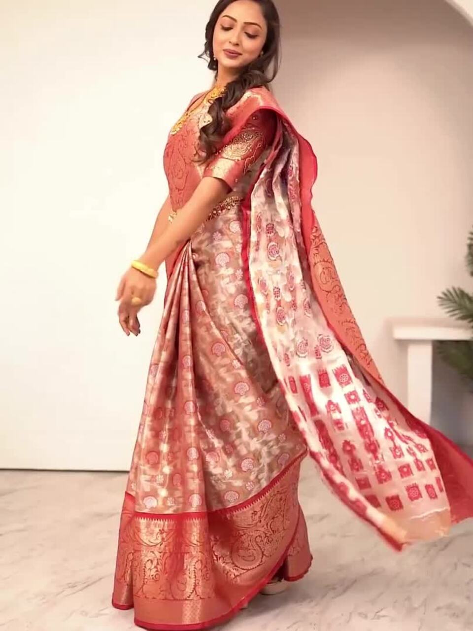 Woven Design Zari Tissue Kanjeevaram Saree